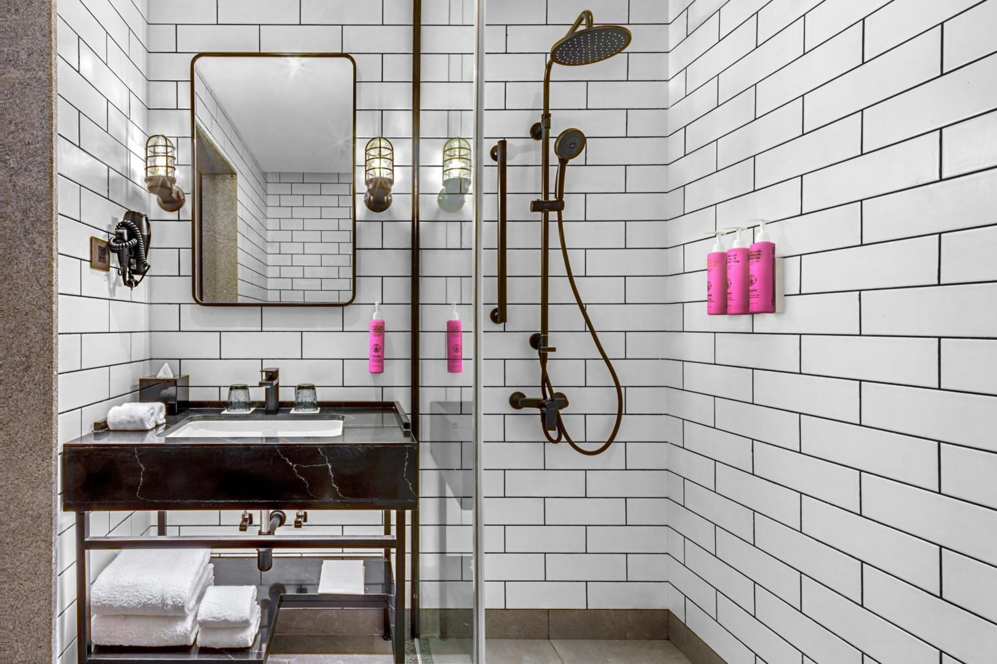 Moxy Bengaluru Airport Prestige Tech Cloud Hotel Devanahalli Eksteriør billede